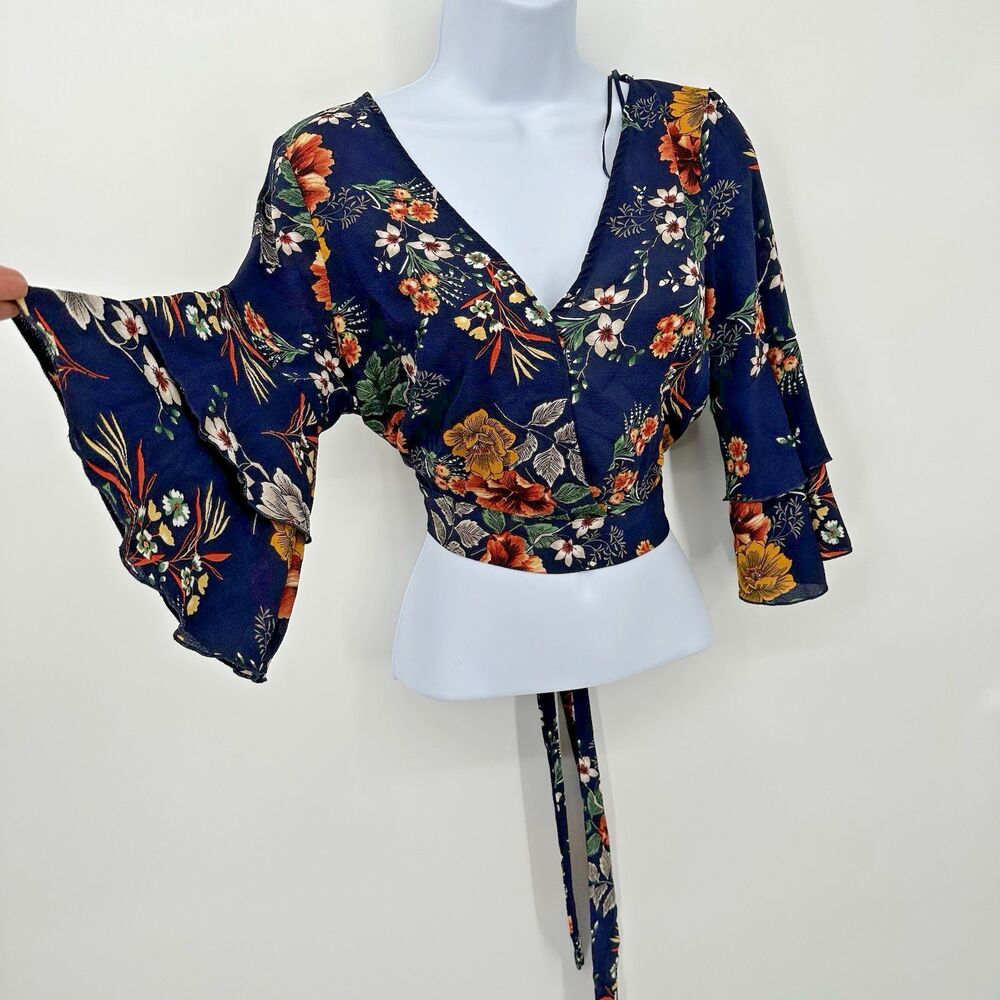 Milk and Honey Blouse Top White Hearts Tie Crop Womens S. 3/ 4 Sleeves